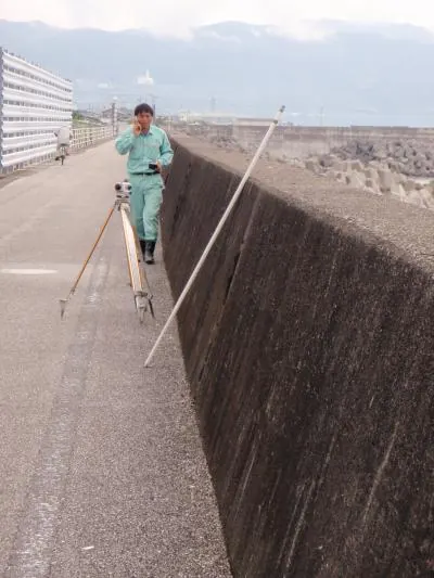 測量士さん