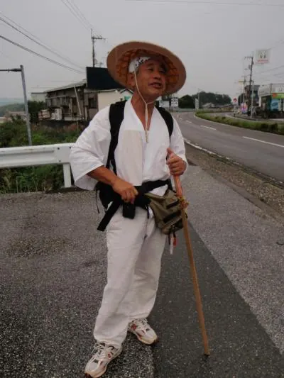 本物っぽい逆打ち遍路さん